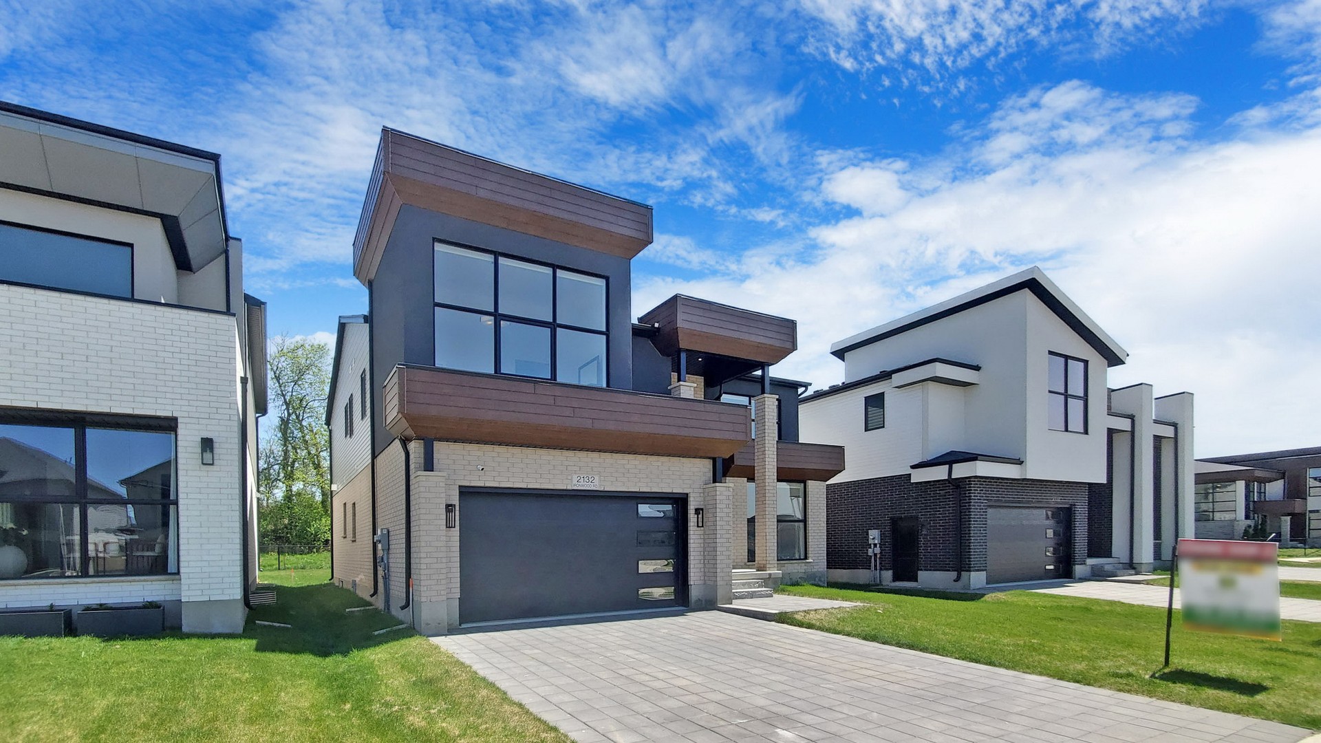 Noor Gill – Your Friendly Neighbourhood Realtor